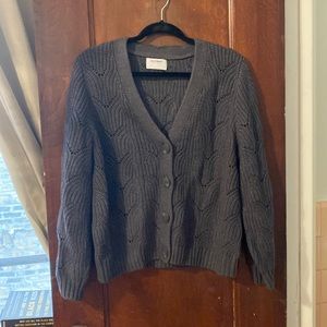 Knit sweater/cardigan.